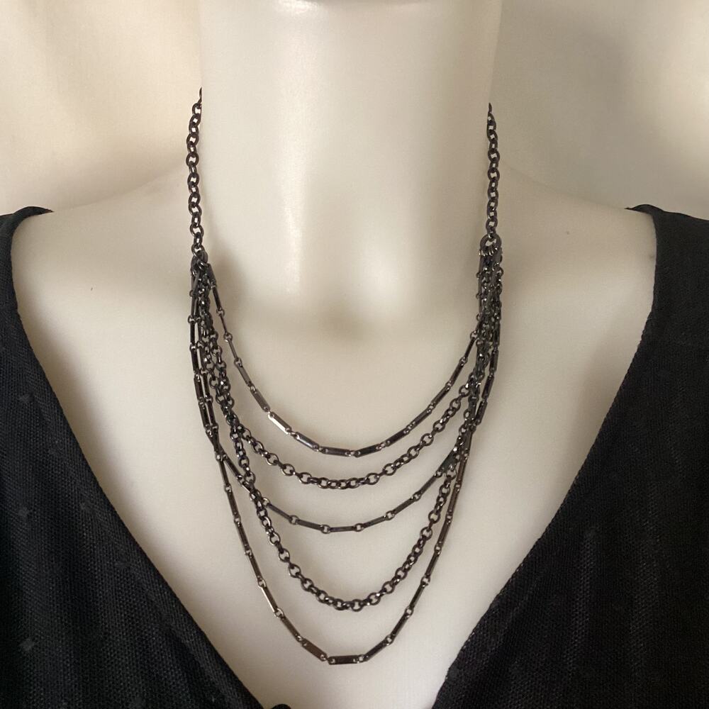 2780 NWOT Gunmetal Gray Tone Mixed Chain Layered Statement Bib Necklace Ladies
